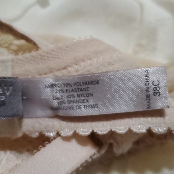 NEW VICTORIA'S SECRET LACE BEIGE 38C BRA - Picture 9 of 9